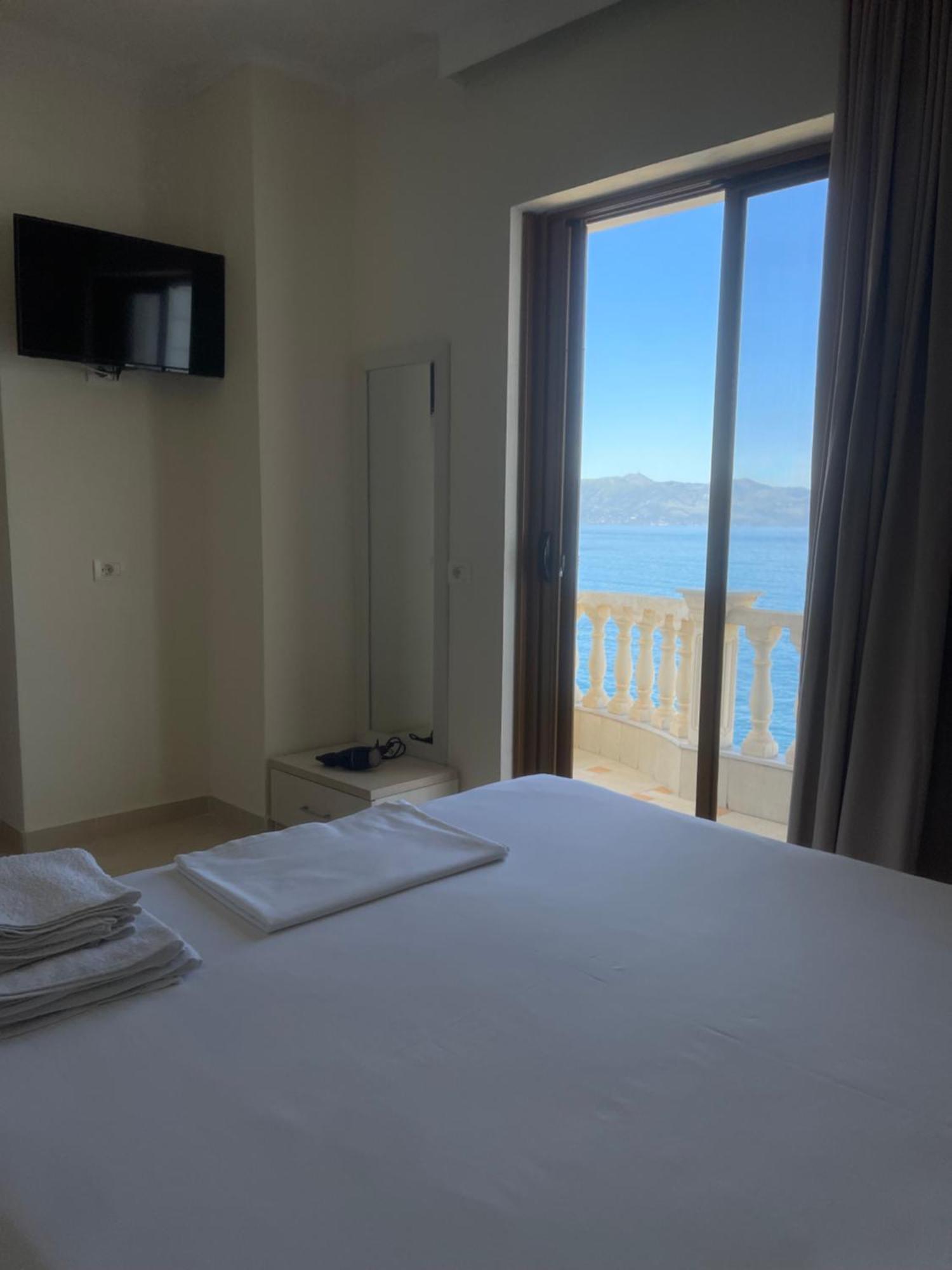 Apartments Romario Sarandë Buitenkant foto